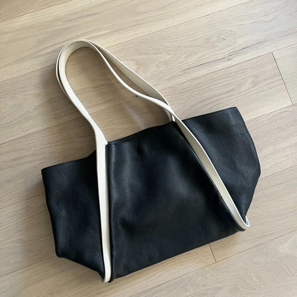 Akris Alex Medium Tote Black White leather